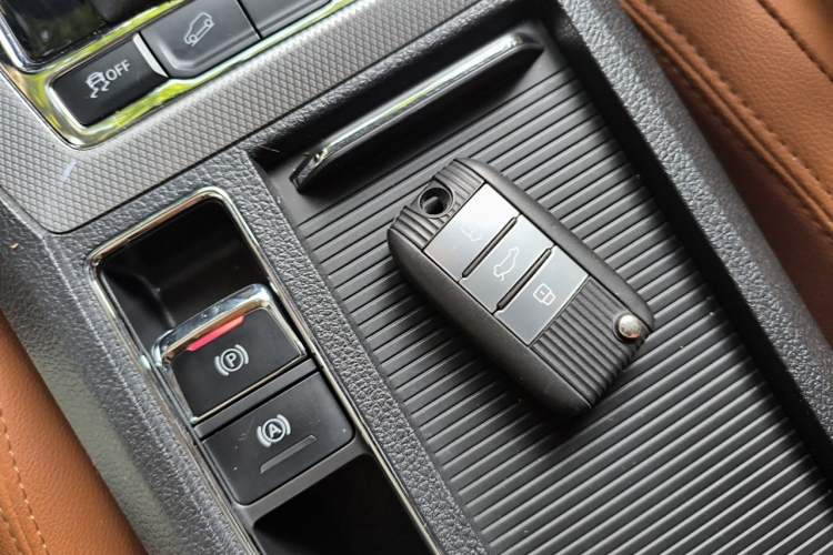 Used Roewe RX5 2020 20T Automatic 4G Connect Excellence Edition Vehicle Key