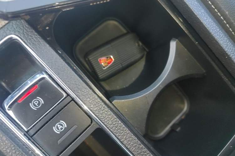 Used Roewe RX5 2020 20T Automatic 4G Connected Million Edition Vehicle Key
