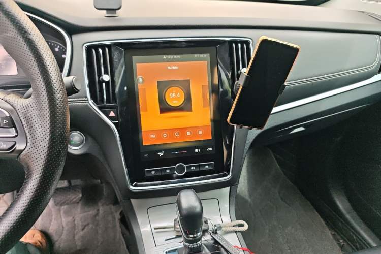 Used Roewe RX5 2020 20T Automatic 4G Connect Excellence Edition Audio And AC Panel