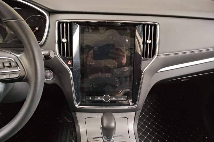 Used Roewe RX5 2020 20T Automatic 4G Connect Superior Flagship Edition Audio And AC Panel