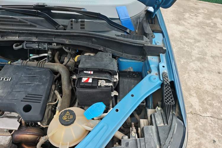 Used Roewe RX5 2020 20T Automatic 4G Connect Superior Flagship Edition Engine Bay Left