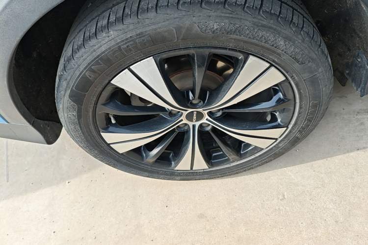 Used Roewe RX5 2020 PLUS 300TGI Automatic Ali National Style Luxury Edition Exterior 5