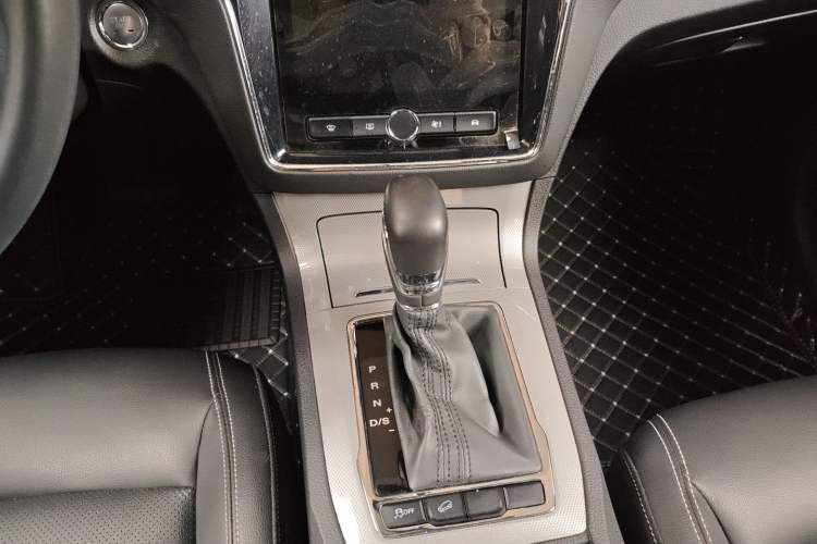Used Roewe RX5 2020 20T Automatic 4G Connect Superior Flagship Edition Gear Lever