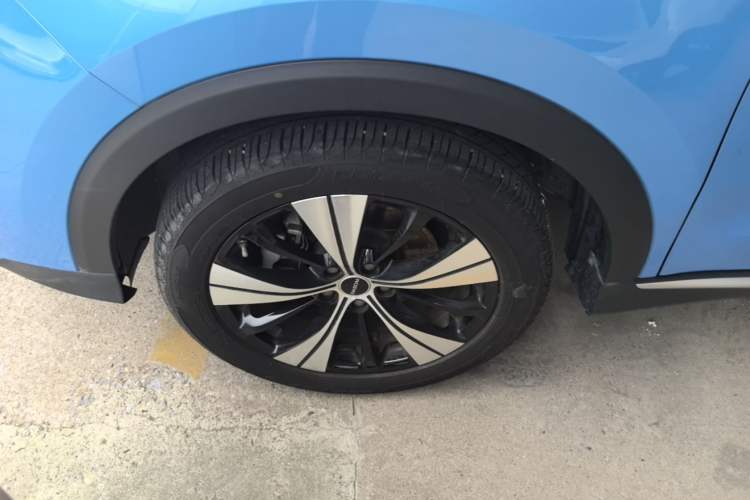 Used Roewe RX5 2020 PLUS 300TGI Automatic Ali National Trend Flagship Edition Left Front Wheel Hub