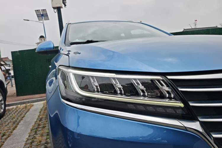 Used Roewe RX5 2020 20T Automatic 4G Connect Superior Flagship Edition Right Front Headlight