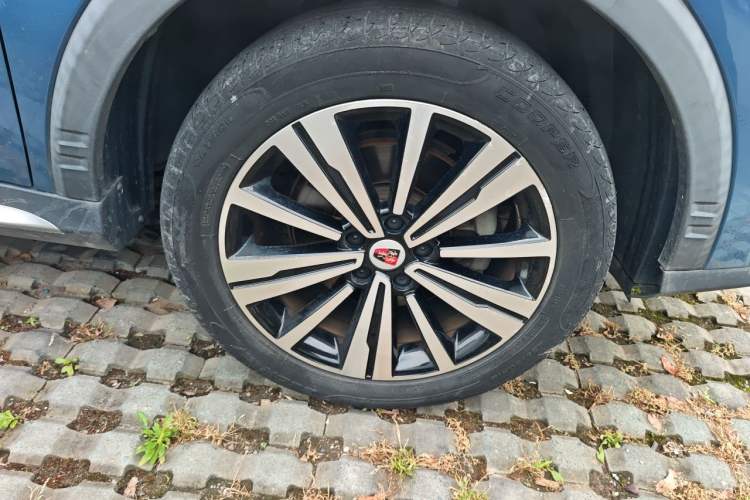 Used Roewe RX5 2020 20T Automatic 4G Connect Superior Flagship Edition Right Front Wheel Hub