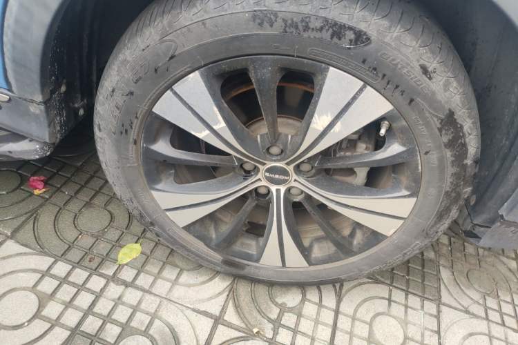 Used Roewe RX5 2020 PLUS 300TGI Automatic Ali National Trend Flagship Edition Right Front Wheel Hub