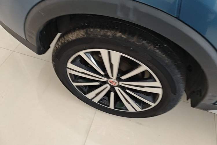 Used Roewe RX5 2020 20T Automatic 4G Connect Superior Flagship Edition Right Rear Wheel Hub