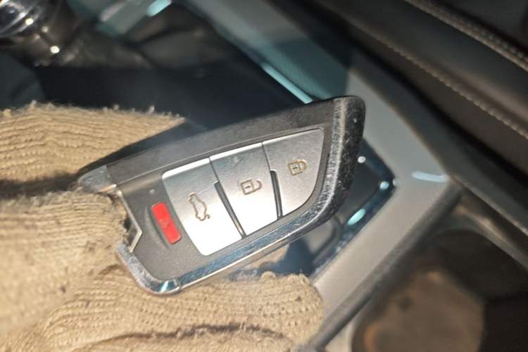 Used Roewe RX5 2020 20T Automatic 4G Connect Superior Flagship Edition Vehicle Key
