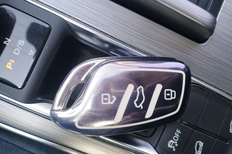Used Roewe RX5 2020 PLUS 300TGI Automatic Ali National Trend Flagship Edition Vehicle Key