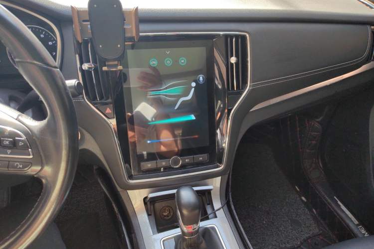 Used Roewe RX5 2020 20T Automatic 4G Connect Superior Flagship Edition Audio And AC Panel