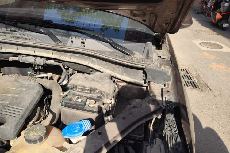 Used Roewe RX5 2020 20T Automatic 4G Connect Superior Flagship Edition Engine Bay Left