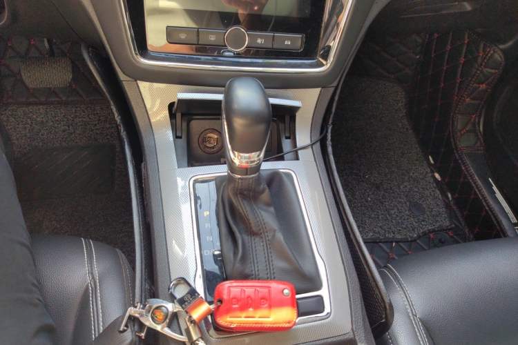 Used Roewe RX5 2020 20T Automatic 4G Connect Superior Flagship Edition Gear Lever