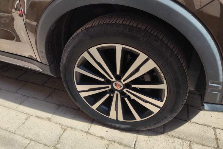 Used Roewe RX5 2020 20T Automatic 4G Connect Superior Flagship Edition Right Front Wheel Hub