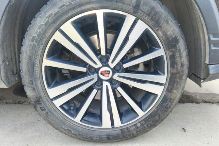 Used Roewe RX5 2020 20T Manual 4G Connect Super-Luxury Flagship Edition Right Front Wheel Hub