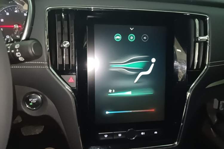 Used Roewe RX5 2020 20T Automatic 4G Connect Superior Flagship Edition Audio And AC Panel