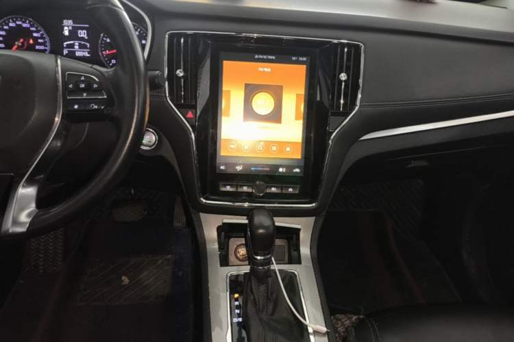 Used Roewe RX5 2020 20T Automatic 4G Connected Million Edition Audio And AC Panel