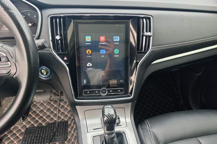 Used Roewe RX5 2020 20T Automatic 4G Connected Million-Dollar Flagship Edition Audio And AC Panel