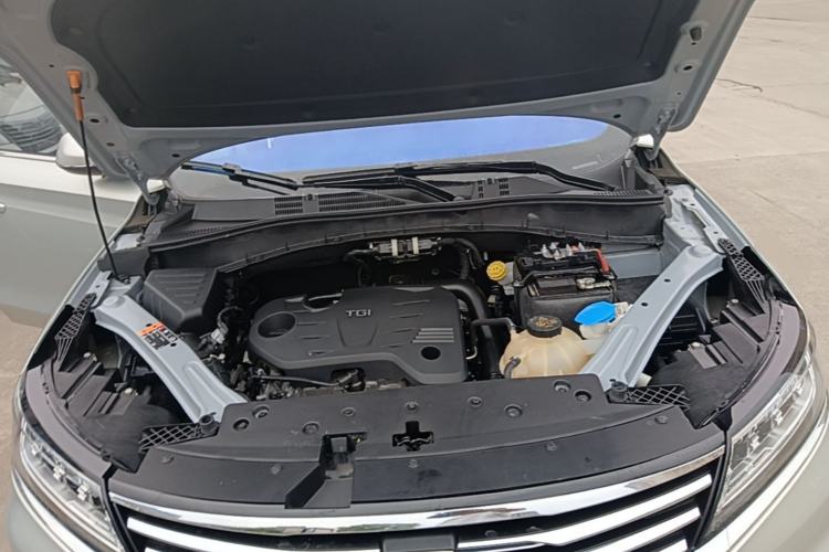 Used Roewe RX5 2020 20T Automatic 4G Connected Million-Dollar Flagship Edition Engine Bay