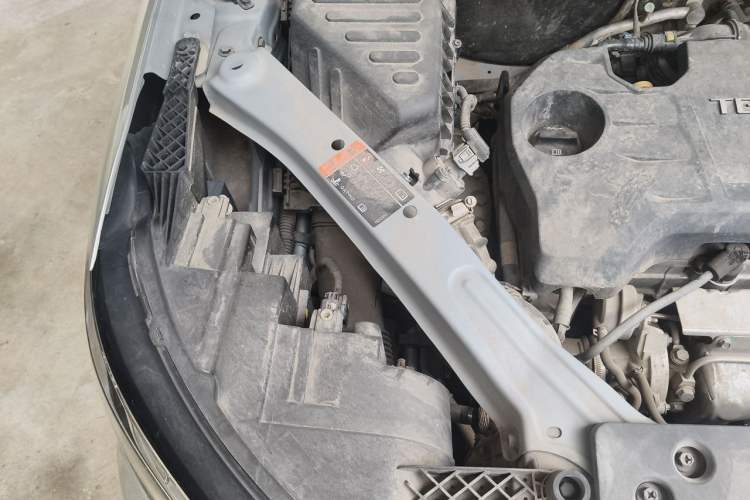 Used Roewe RX5 2020 20T Automatic 4G Connect Superior Flagship Edition Engine Bay Right