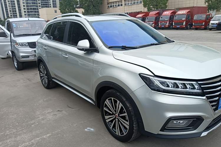 Used Roewe RX5 2020 20T Automatic 4G Connected Million-Dollar Flagship Edition Front Right 45 Deg