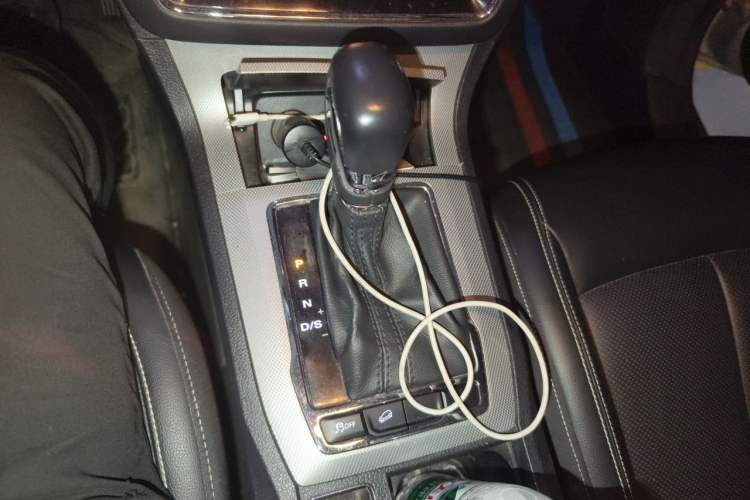 Used Roewe RX5 2020 20T Automatic 4G Connected Million Edition Gear Lever