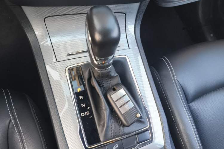Used Roewe RX5 2020 PLUS 300TGI Automatic Ali National Style Luxury Edition Gear Lever