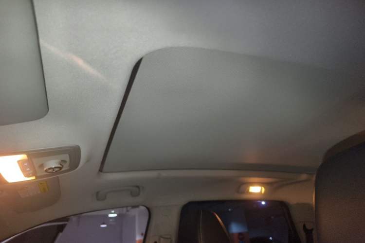 Used Roewe RX5 2020 20T Automatic 4G Connected Million Edition Headliner