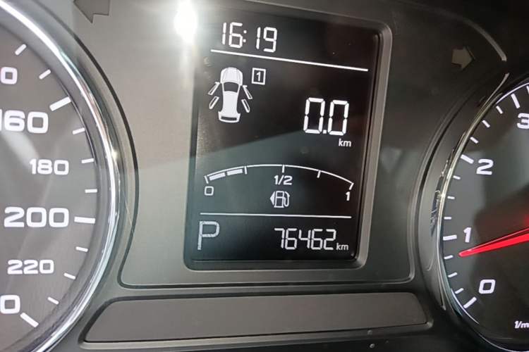Used Roewe RX5 2020 20T Automatic 4G Connected Million-Dollar Flagship Edition Instrument Cluster