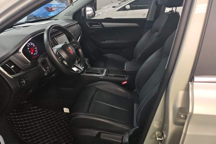 Used Roewe RX5 2020 20T Automatic 4G Connected Million Edition Interior 1