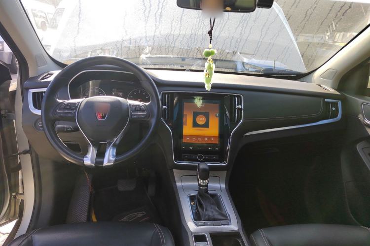 Used Roewe RX5 2020 20T Automatic 4G Connected Million Edition Interior 2