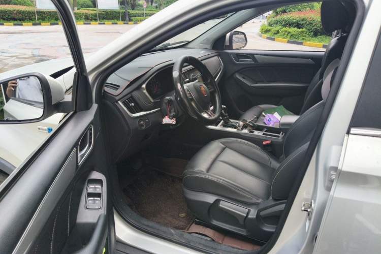 Used Roewe RX5 2020 20T Automatic 4G Connected Million Edition Interior 3