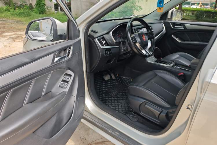 Used Roewe RX5 2020 20T Automatic 4G Connected Million Edition Interior 3
