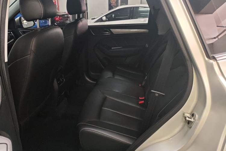 Used Roewe RX5 2020 20T Automatic 4G Connected Million Edition Interior 3