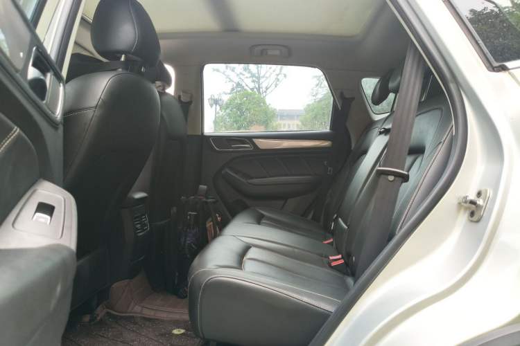 Used Roewe RX5 2020 20T Automatic 4G Connected Million Edition Interior 4