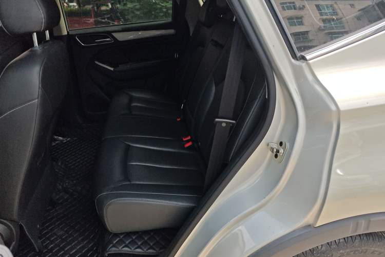 Used Roewe RX5 2020 20T Automatic 4G Connected Million Edition Interior 4