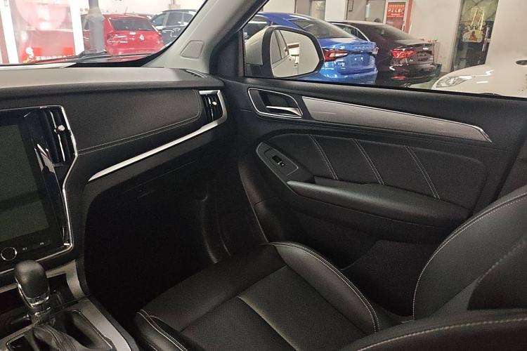 Used Roewe RX5 2020 20T Automatic 4G Connected Million Edition Interior 5
