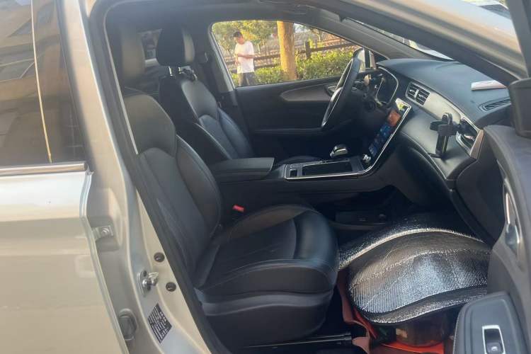 Used Roewe RX5 2020 PLUS 300TGI Automatic Ali National Style Luxury Edition Interior 7