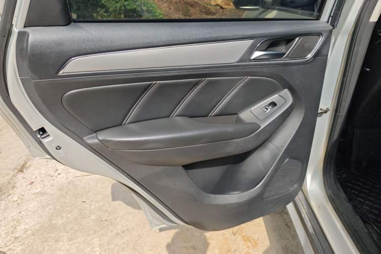 Used Roewe RX5 2020 20T Automatic 4G Connected Million Edition Interior 8