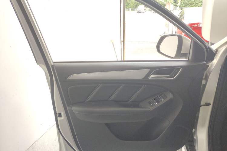 Used Roewe RX5 2020 20T Automatic 4G Connected Million Edition Left Front Door Interior