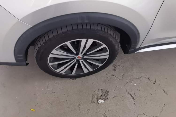 Used Roewe RX5 2020 20T Automatic 4G Connect Superior Flagship Edition Left Front Wheel Hub