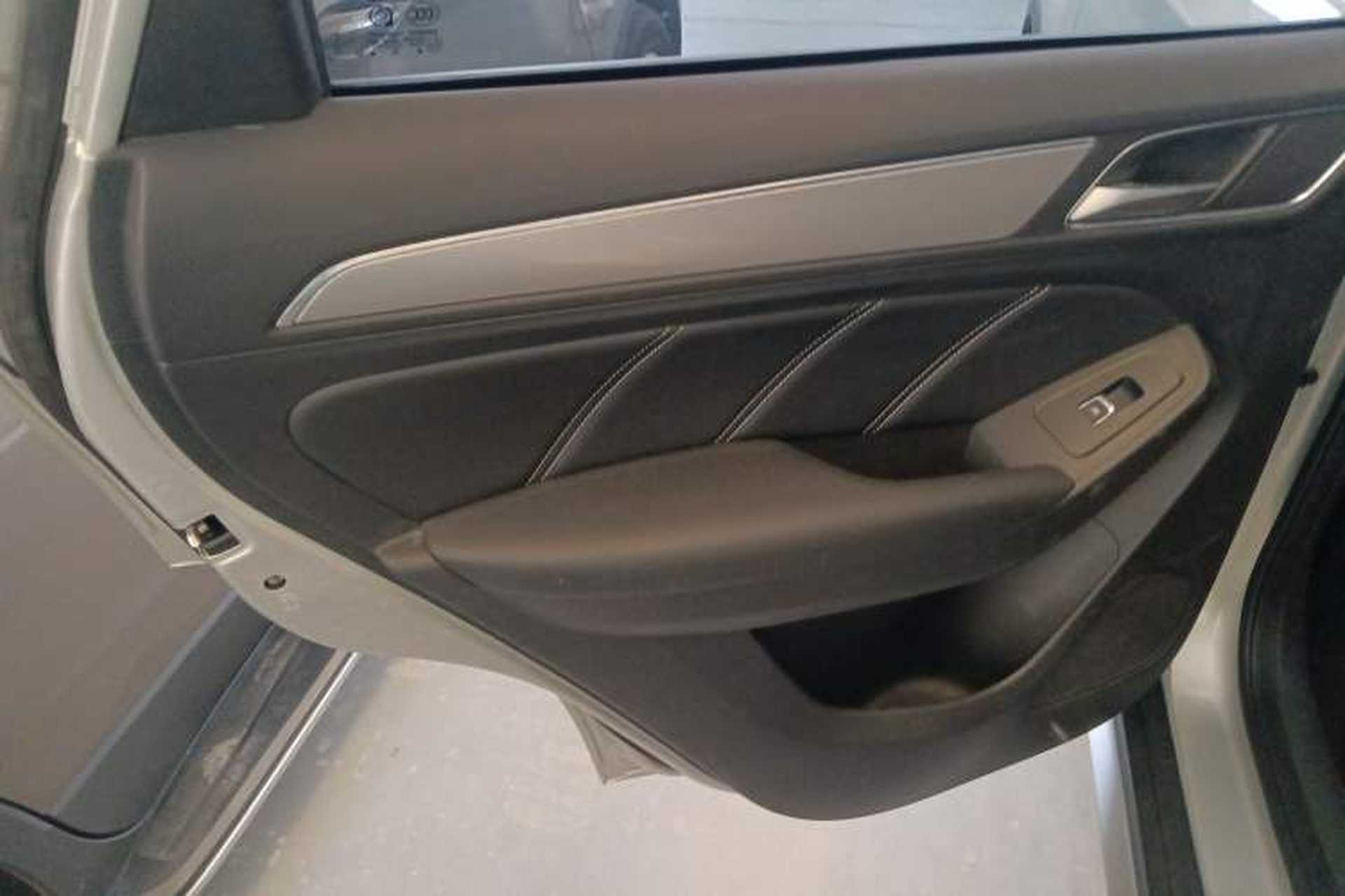Used Roewe RX5 2020 20T Automatic 4G Connected Million Edition Left Rear Door Interior