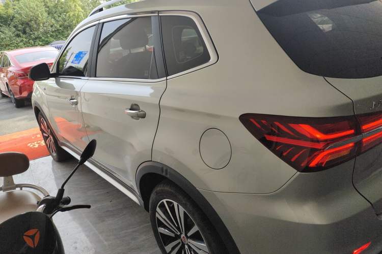 Used Roewe RX5 2020 20T Automatic 4G Connected Million Edition Left Side