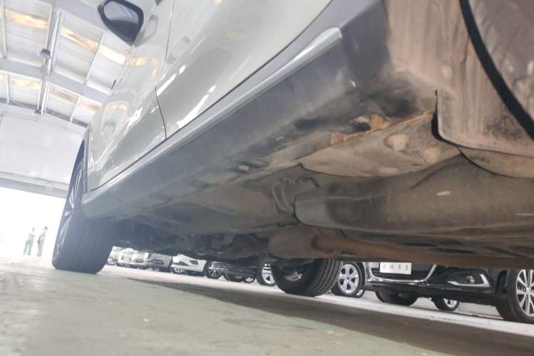 Used Roewe RX5 2020 20T Automatic 4G Connected Million Edition Left Side Sill
