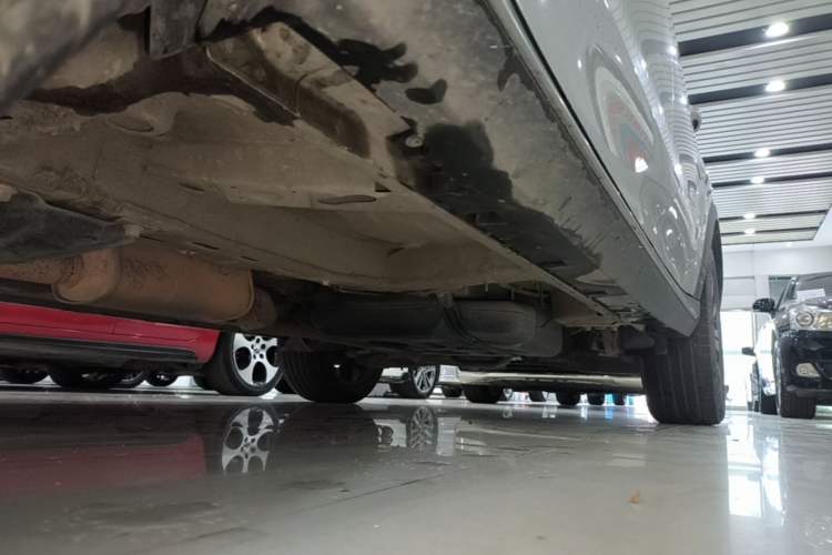 Used Roewe RX5 2020 20T Automatic 4G Connected Million Edition Left Side Sill