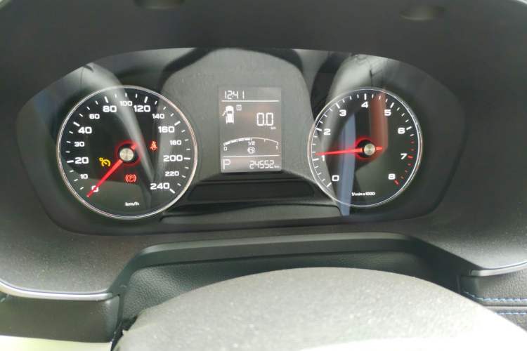 Used Roewe RX5 2020 20T Automatic 4G Connected Million Edition Odometer Close Up