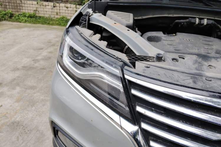 Used Roewe RX5 2020 20T Automatic 4G Connected Million Edition Right Front Headlight