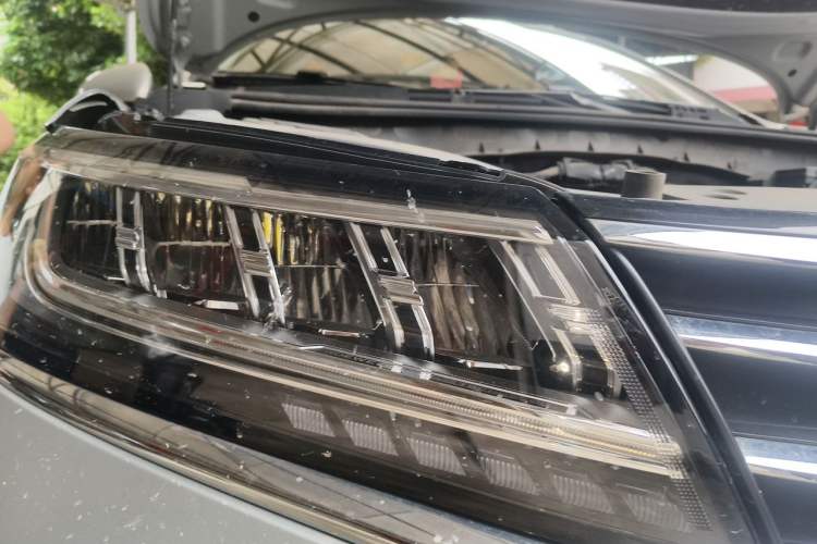 Used Roewe RX5 2020 20T Automatic 4G Connect Superior Flagship Edition Right Front Headlight
