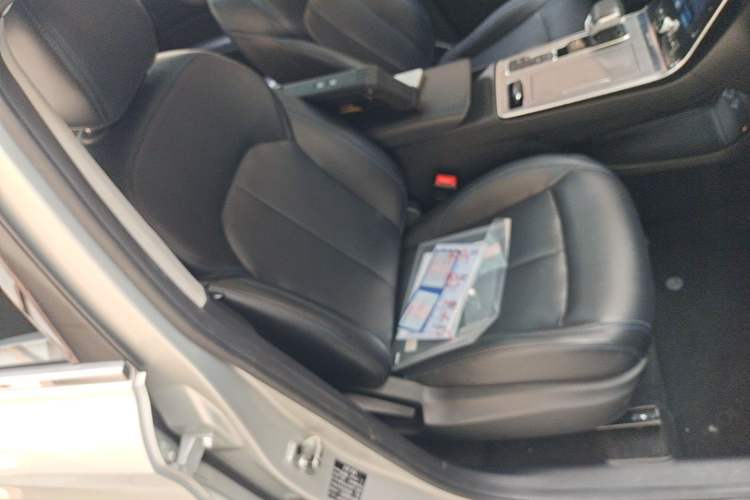 Used Roewe RX5 2020 PLUS 300TGI Automatic Ali New Year Special Edition Right Front Seat