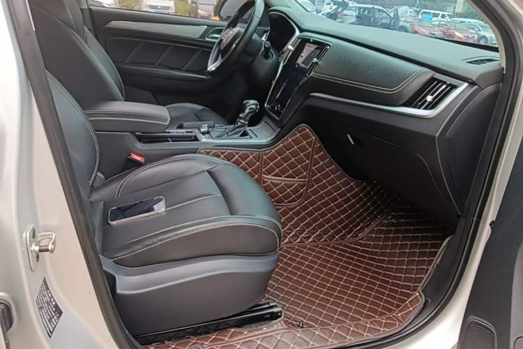 Used Roewe RX5 2020 20T Automatic 4G Connected Million-Dollar Flagship Edition Right Front Seat